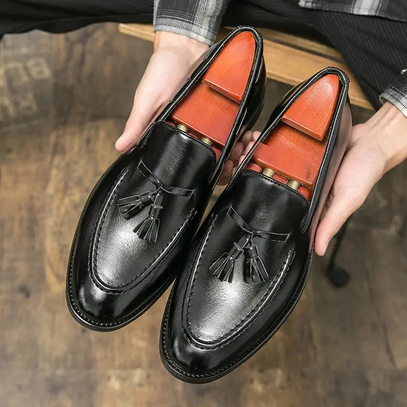 Men’s Slip-On Loafers with Tassel Detail and Low Heel