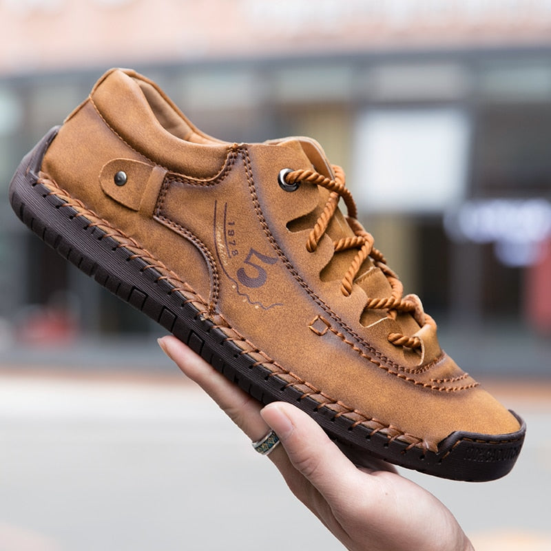 Men's Leather Casual Lace-Up Shoes with Contrast Stitching