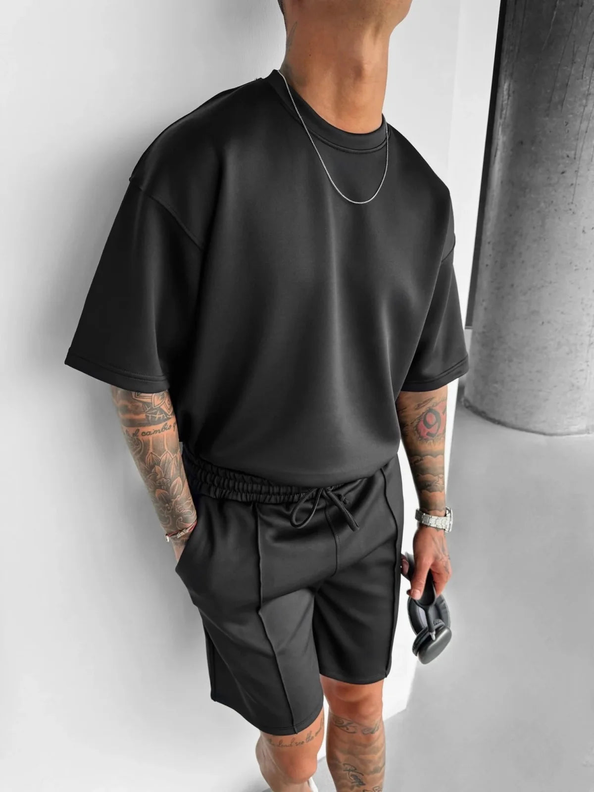 Ensemble t-shirt à manches courtes surdimensionné et shorts à cordon de serrage pour hommes