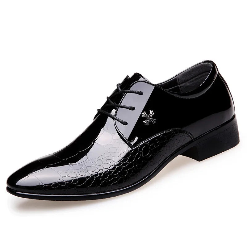 Men’s Lace-Up Oxford Shoes with Embossed Upper and Low Heel
