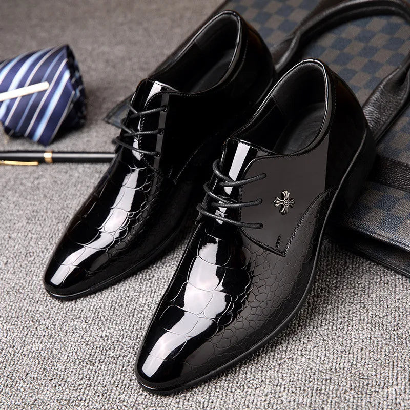 Men’s Lace-Up Oxford Shoes with Embossed Upper and Low Heel