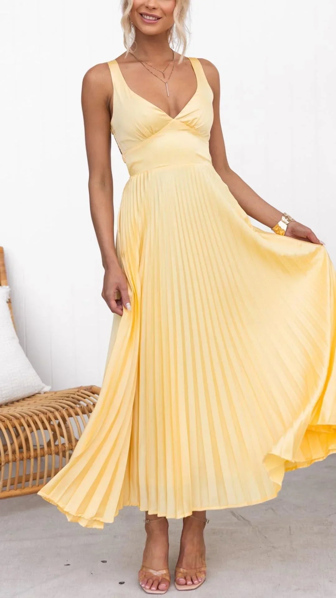 Women’s Pleated Maxi Dress with V-Neck and Sleeveless Design