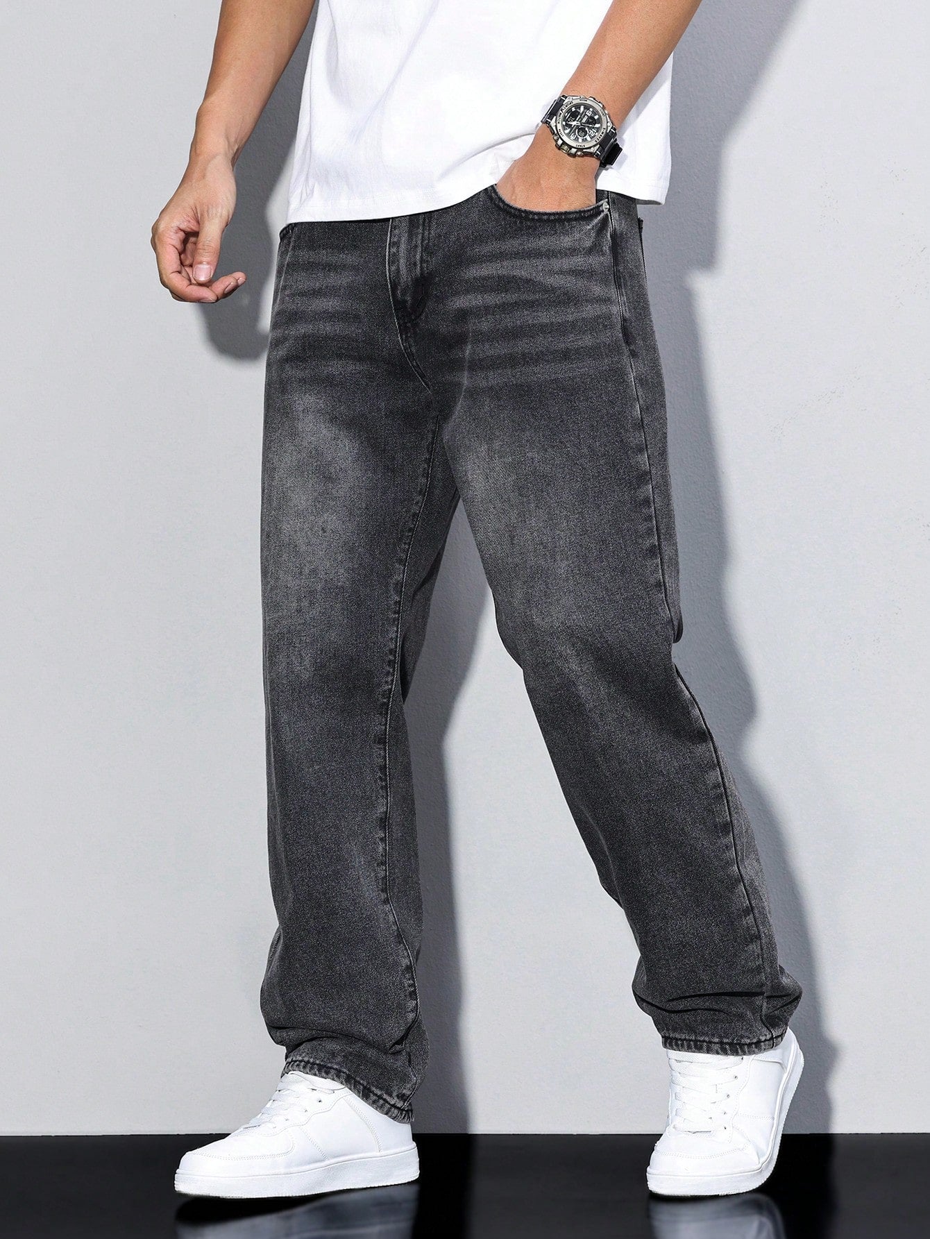 Men’s Straight-Leg Casual Jeans – Clean Finish, Everyday Essential