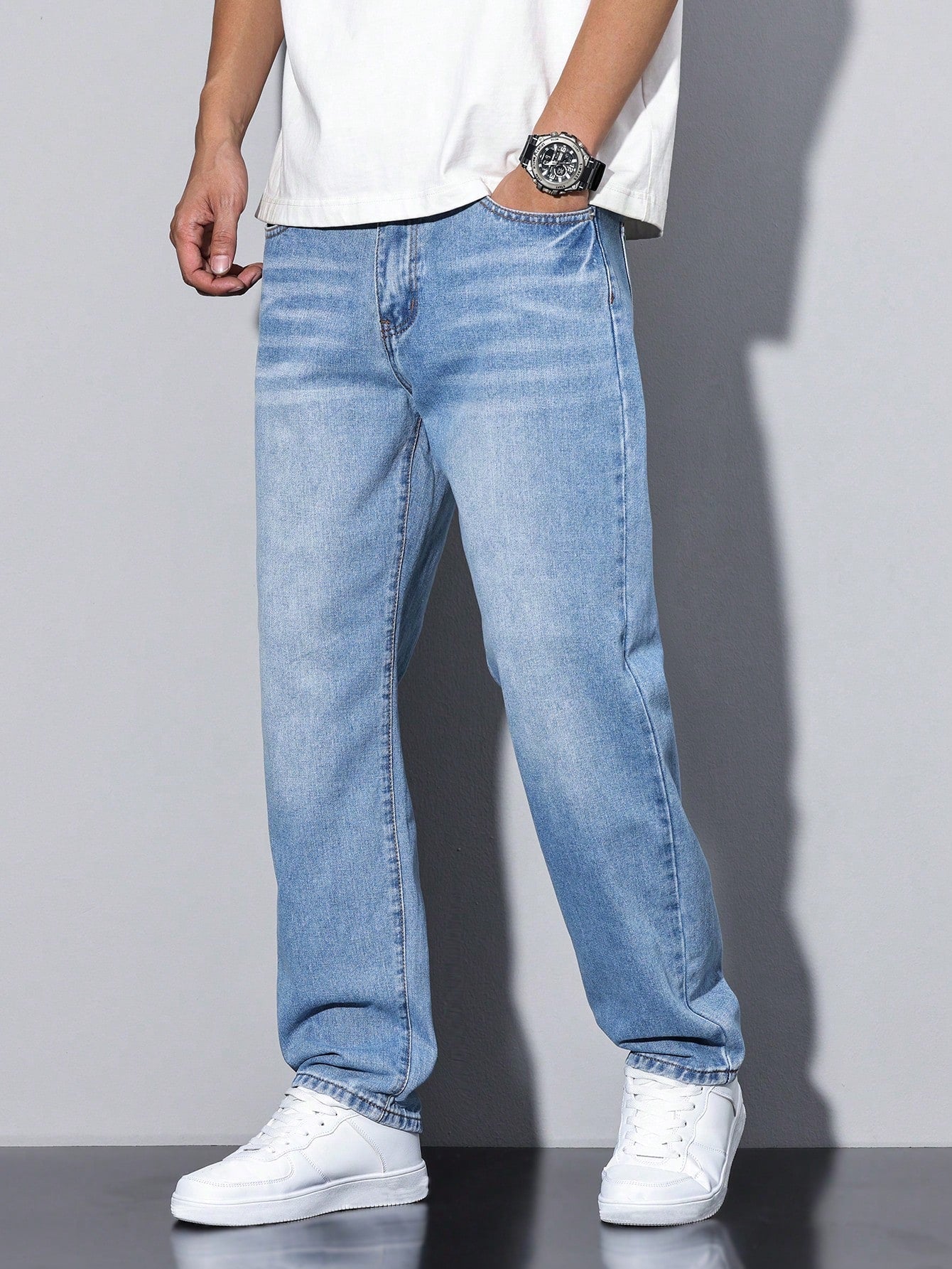 Men’s Straight-Leg Casual Jeans – Clean Finish, Everyday Essential
