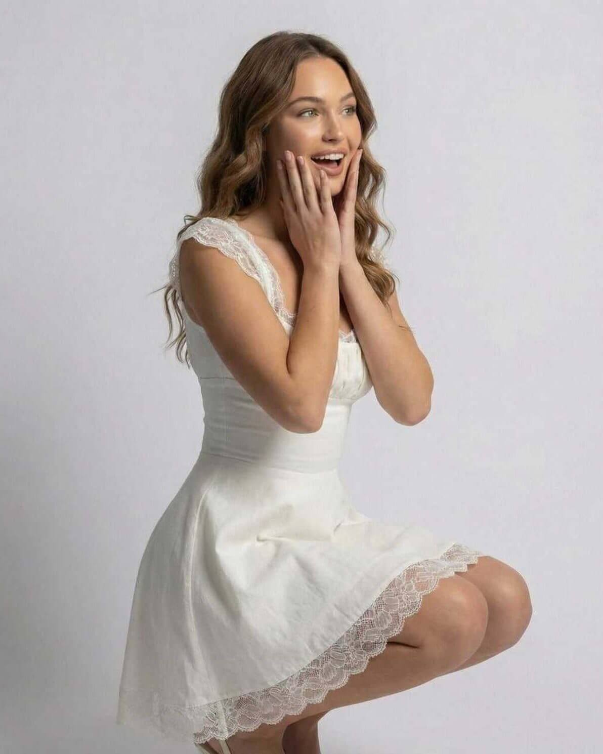 Robe mini à col carré avec dentelle et dos corset pour femmes