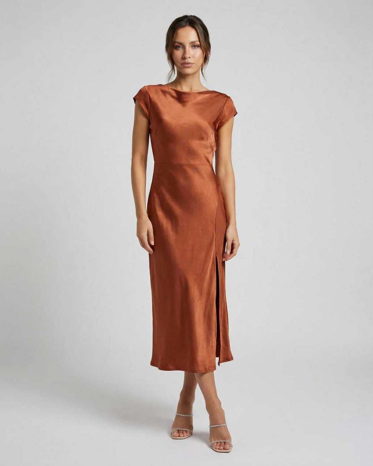 Robe midi à col bateau et manches courtes en satin avec dos torsadé pour femmes