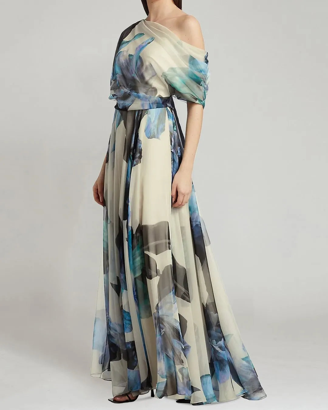 Robe maxi en chiffon imprimé asymétrique pour femmes