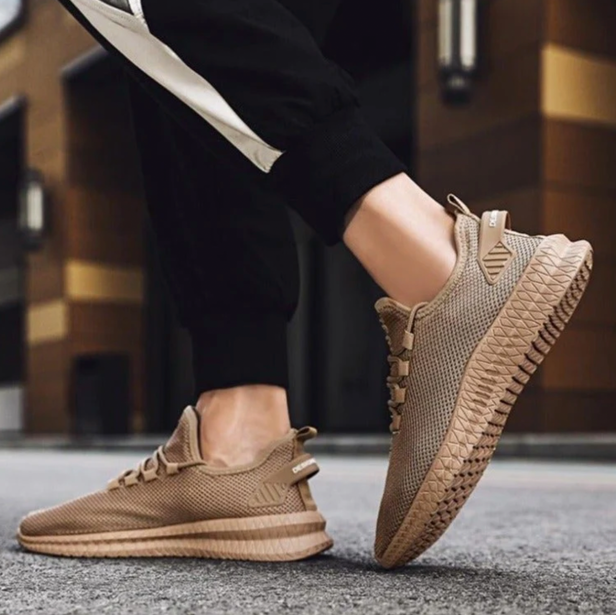 Men's Mesh Upper Lace-Up Athletic Sneakers