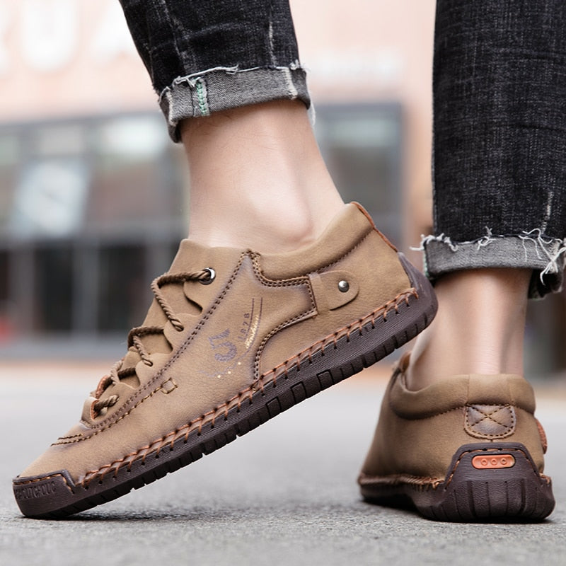 Men's Leather Casual Lace-Up Shoes with Contrast Stitching