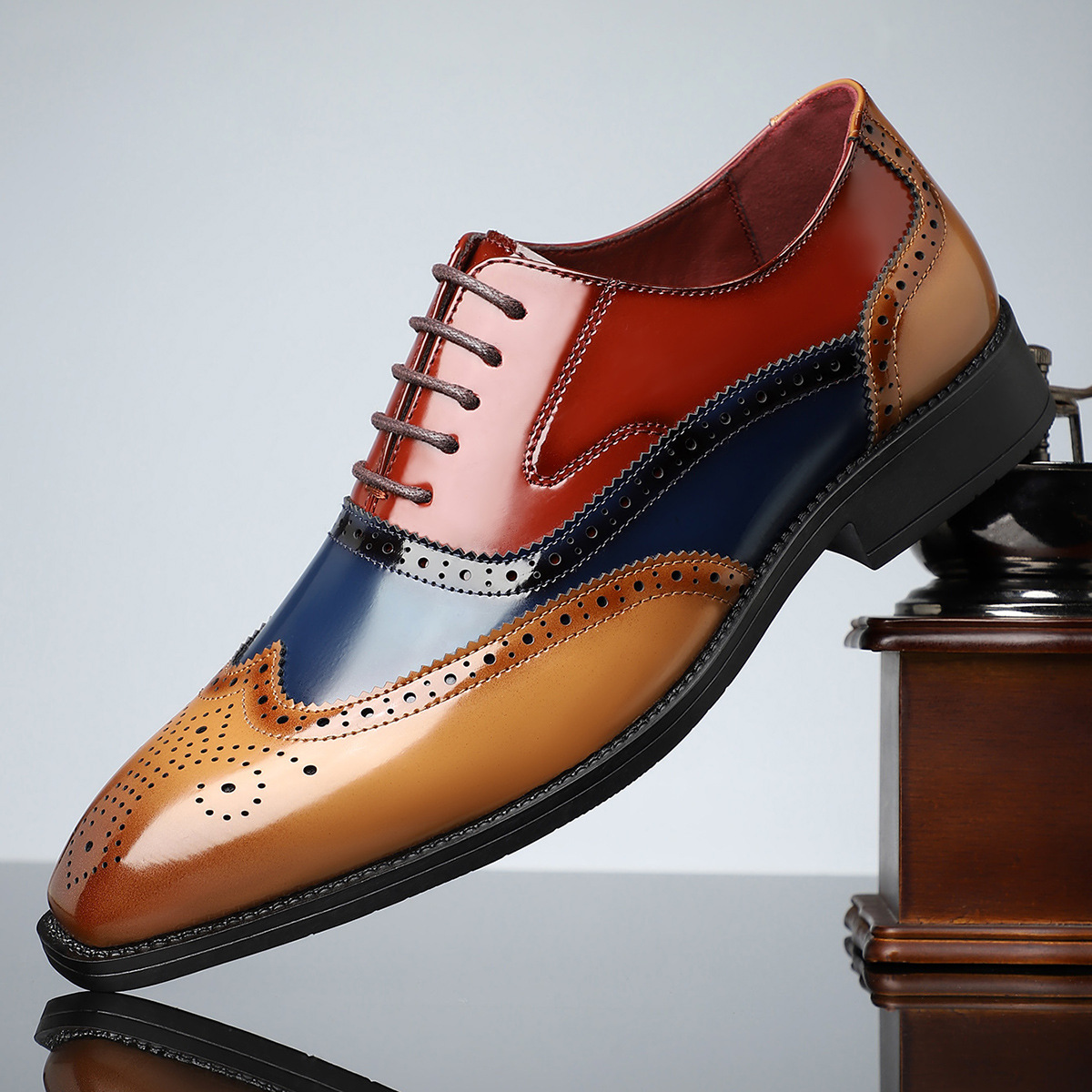 Men’s Lace-Up Brogue Dress Shoes with Wingtip Detailing