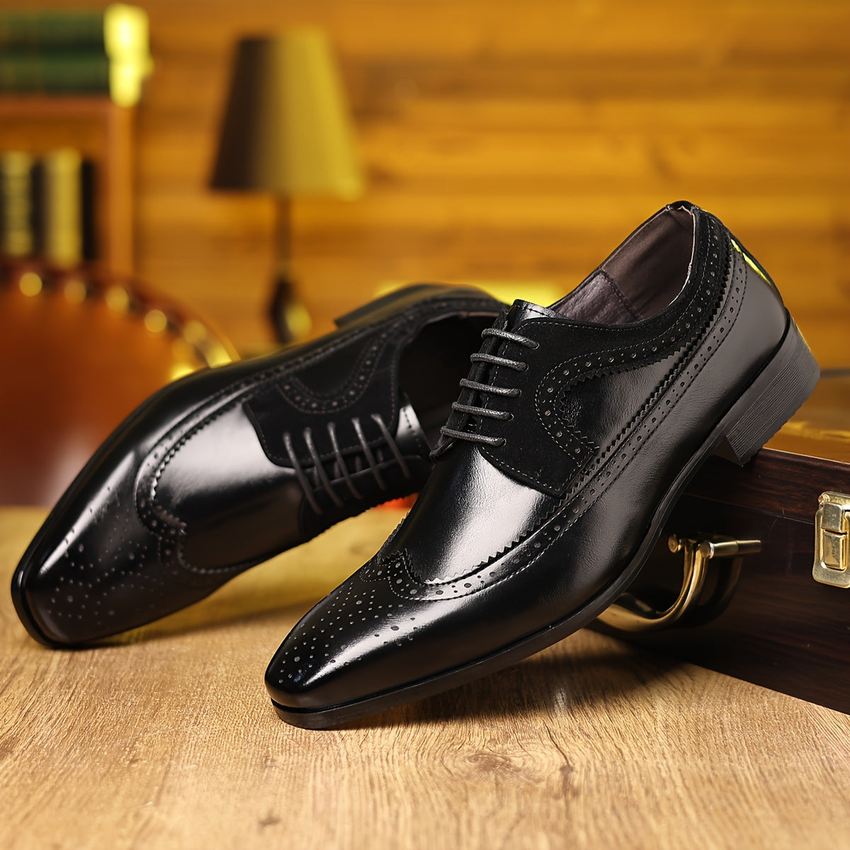 Men’s Lace-Up Brogue Oxford Shoes with Wingtip Detailing