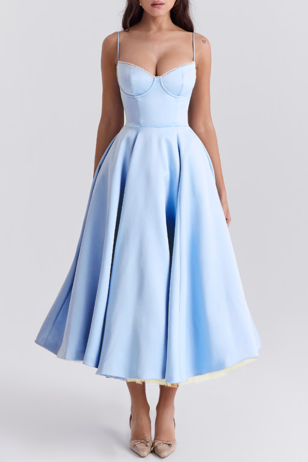 Women’s Sleeveless Midi Dress with Structured Bodice and Flared Skirt