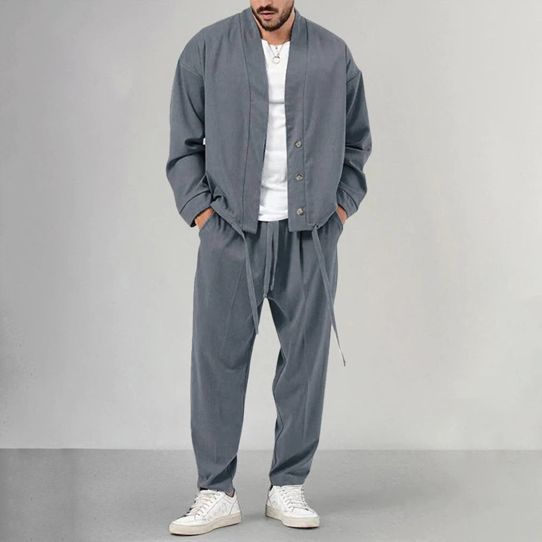 Ensemble de deux pièces pour hommes avec chemise à boutons et joggers à cordon