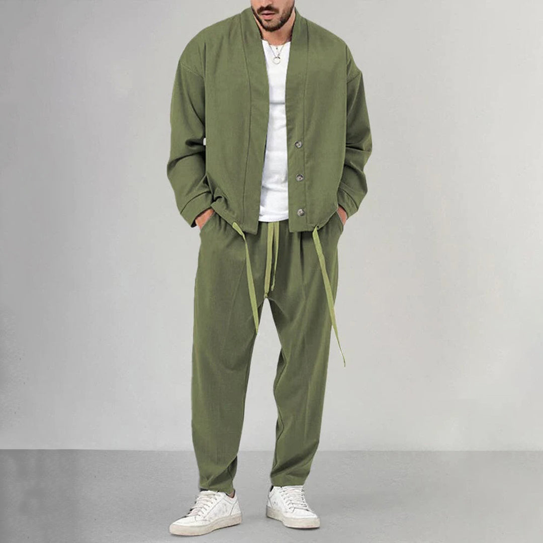 Ensemble de deux pièces pour hommes avec chemise à boutons et joggers à cordon