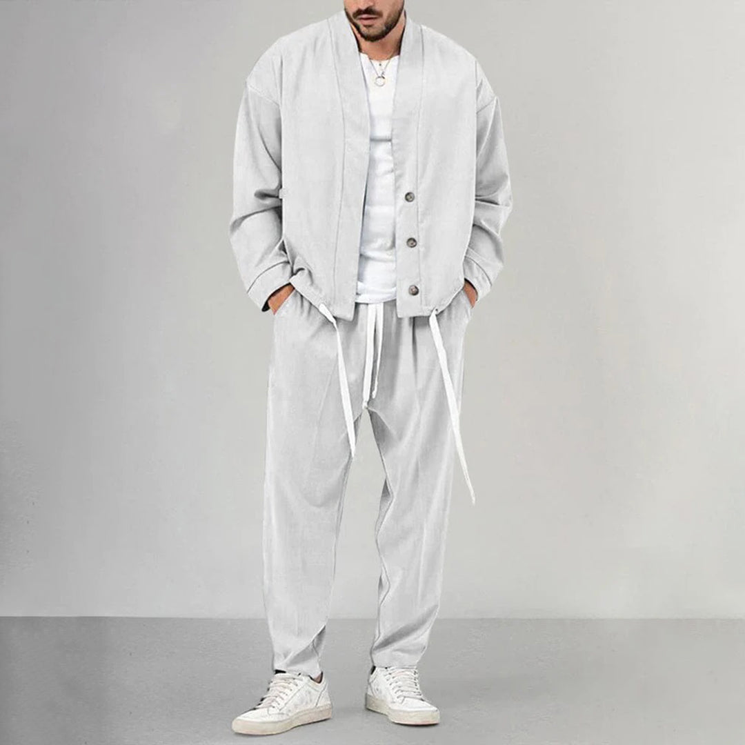Ensemble de deux pièces pour hommes avec chemise à boutons et joggers à cordon