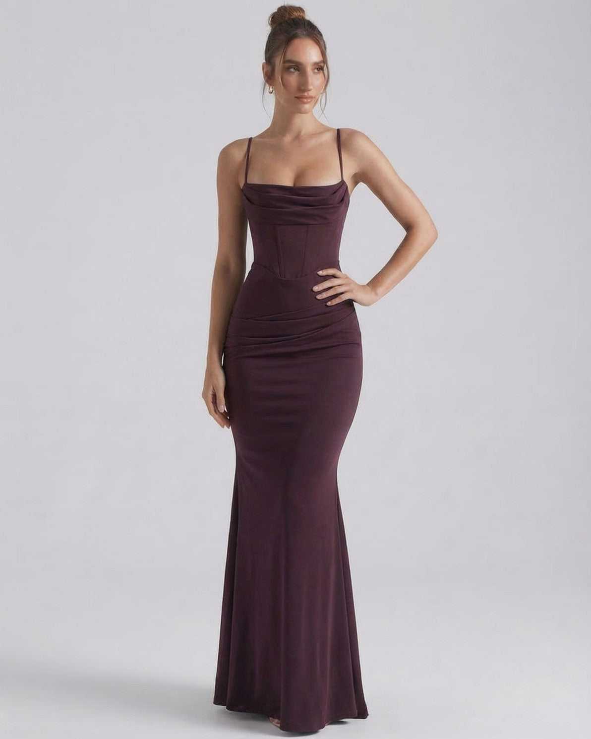 Robe maxi sirène à col cowl et bretelles spaghetti pour femmes