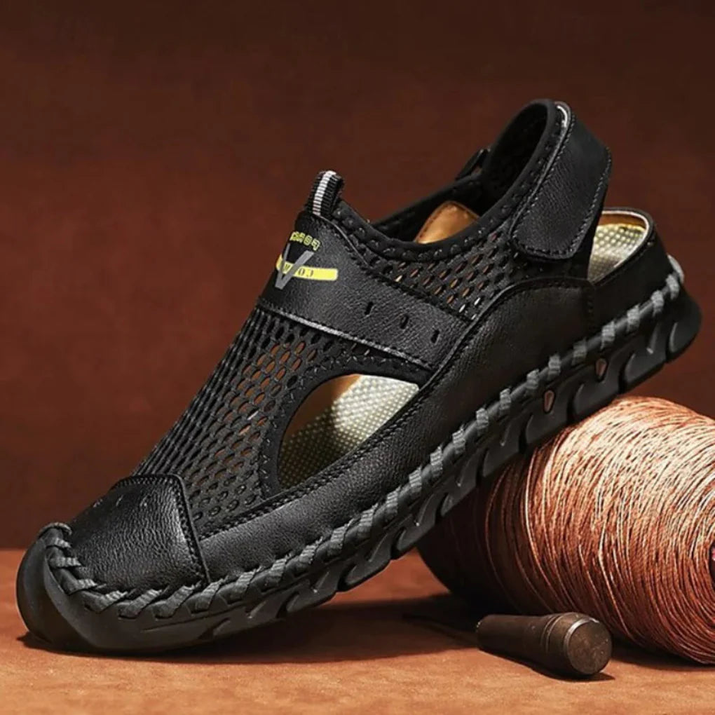 Sandales à lanières ajustables à bout fermé en mesh pour hommes