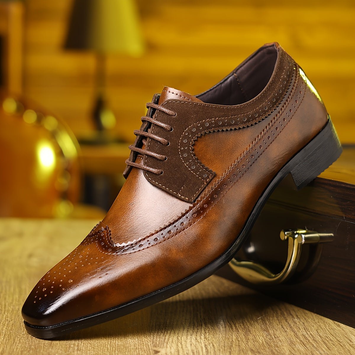 Men’s Lace - Up Brogue Oxford Shoes with Wingtip Detailing