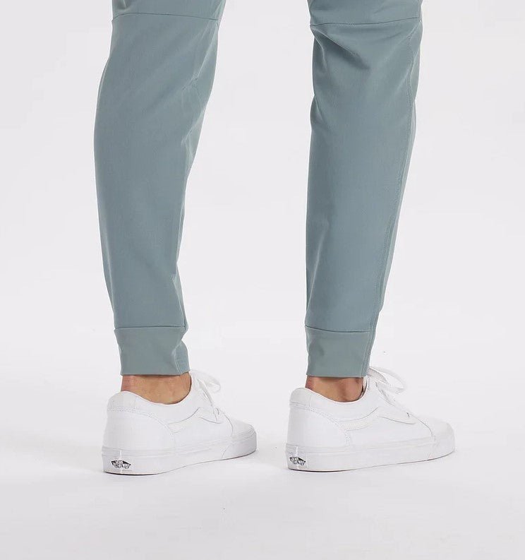Men’s Tapered Pants with Side Pockets and Clean Front