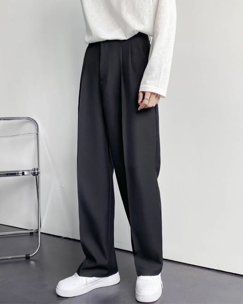 Men’s Wide Fit Straight - Leg Pants with Pleated Front